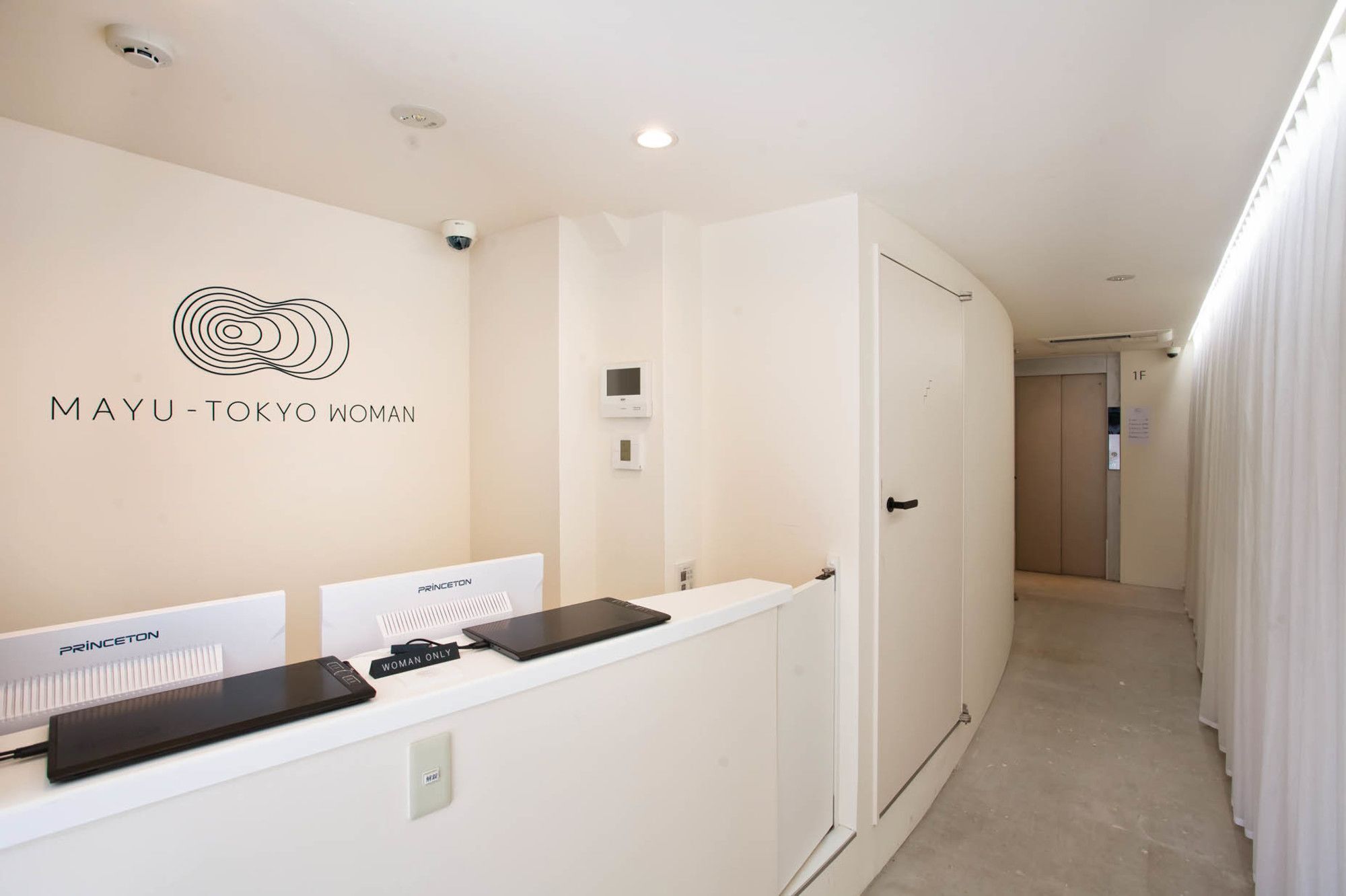 Mayu Tokyo Woman Exteriör bild